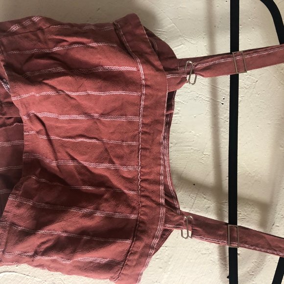 Button Cropped Tank - Picture 4 of 4